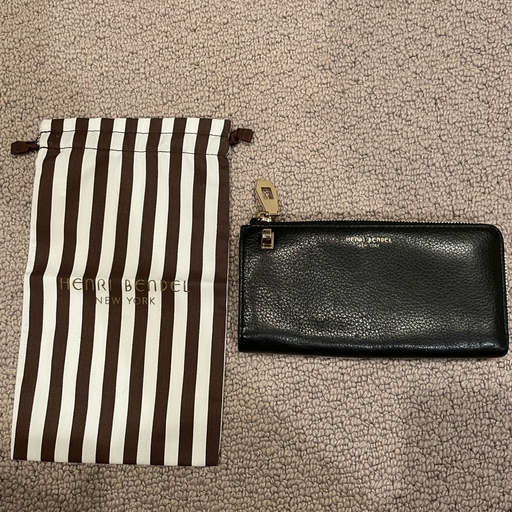Henri Bendel Wallet
